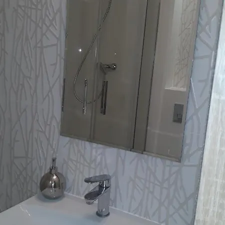 Atena アパート シフィノウイシチェ