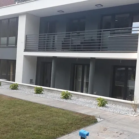 アパート Atena シフィノウイシチェ