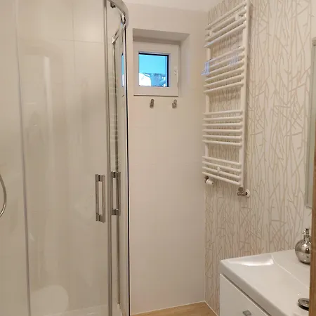 Atena アパート シフィノウイシチェ